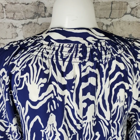 Lilly Pulitzer Coastal 100% Silk Tunic Blouse Royal Blue White Swirl Size Small - Picture 10 of 16